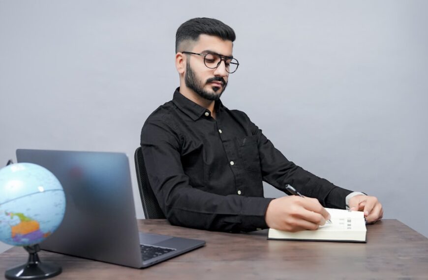 Umowa zlecenie 2025 – skutki zmian dla branży ochrony obiektów handlowych